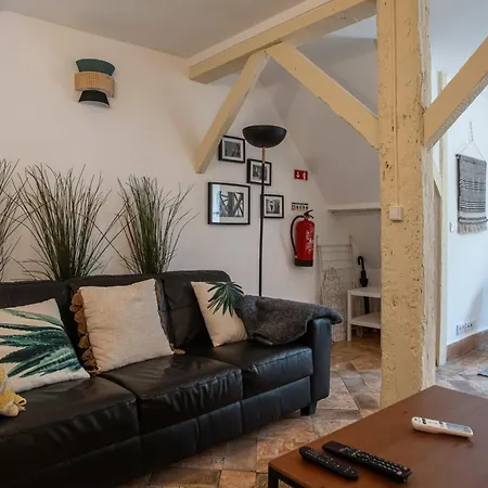 Original Photographers Studio In Alcantara Lisboa