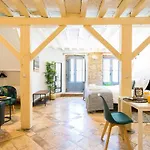 Апартаменты Original Photographers Studio In Alcantara